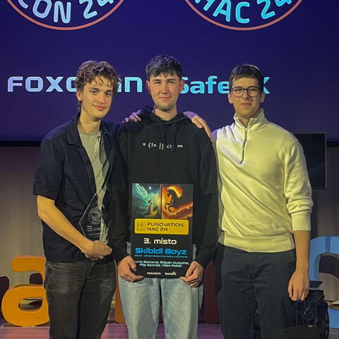 Skibidi Boyz: Patrik Stohanzl, Štěpán Dudycha a Filip Semrád obsadili 3. místo na programátorském hackathonu zaměřeném na Cyber Security Foxconn Funovation Hac24